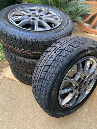 未走行品、スタッドレスタイヤ・アルミホイール4本セット、185／65R15、開封済み未使用品