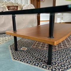 【無料】大塚家具で購入　変形デザイン　ガラステーブルの画像