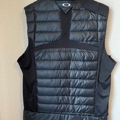 OAKLEY ダウンベストの画像