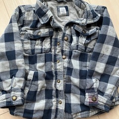 チェック秋服　男の子アウター　ベビーギャップ105センチ
