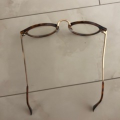 伊達メガネの画像