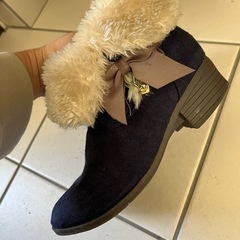 ショートブーツ　22cm  女児美品
の画像