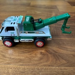 Hess Tow Truck レッカー車大小2台の画像