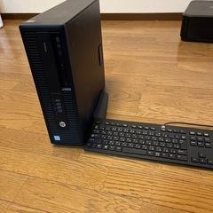 パソコンとキーボードの画像