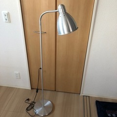 イケヤの電気スタンド