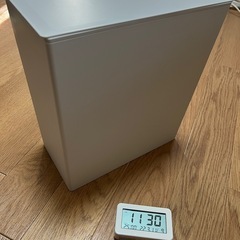無印良品　ゴミ箱、時計セット