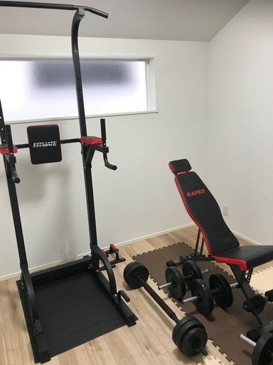 チンニングスタンド、リクライニングベンチ、ダンベル