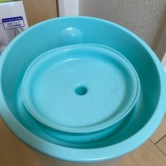 ペット用水飲み器　フィルター予備付き　再値下げしましたの画像