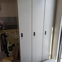 （取引保留中）スチールロッカー3人用