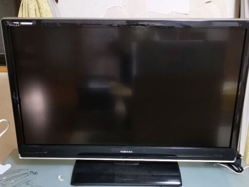 差し上げます　液晶テレビ（42型）とテレビ台