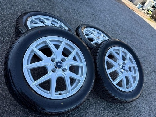 商談中です)スタッドレスタイヤ&195/65/15トヨタ、エスクァイア純正 