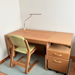 5/23まで　カリモク学習机 3/1までの連絡で！！】【早い者勝ち！！】karimoku カリモク 学習机 勉強机