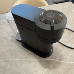 ネスプレッソ　コーヒーメーカー
