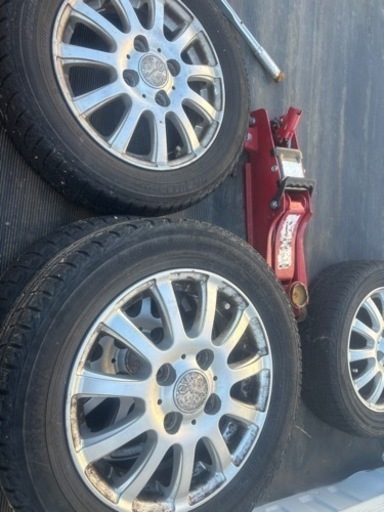 車のパーツ タイヤ、ホイール