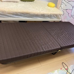 リクライニング折りたたみベッド アイリスオーヤマ