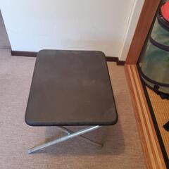 サイドテーブル