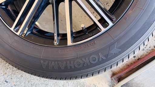 値下げしました！205/60r16 タイヤホイール　トヨタヴォクシー