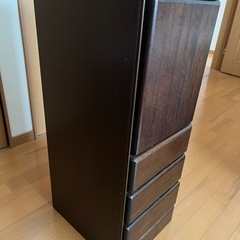 小さいタンスの画像