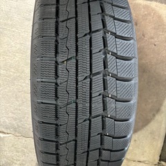 アルミ付きスタッドレスタイヤ215／60-16
　　の画像