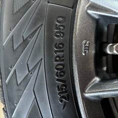 アルミ付きスタッドレスタイヤ215／60-16
　　の画像