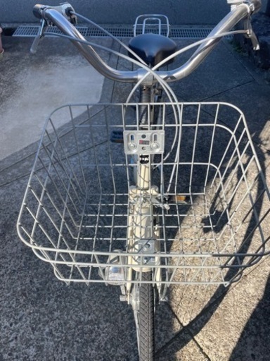 自転車　26インチ　強タイヤ　オートライト　3段変速