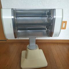 ダイキン ヒーター　遠赤外線　電気　ストーブ  セラムヒート 