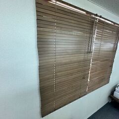 ③ジャンク金具無し　木製ブラインド２枚（ブラウン）ニトリ