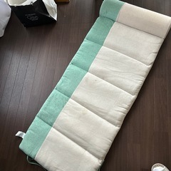 ニトリ　クッション　枕付き