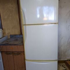 【無料】古い冷蔵庫