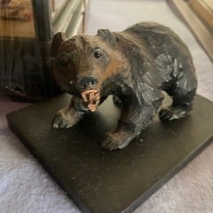 木彫りのクマ大小二つ