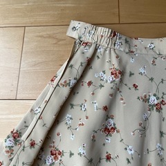 スカート　花柄の画像