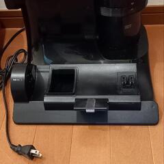 値下げ·コードレスキャニスター掃除機 TOSHIBA東芝 ダストステーション搭載