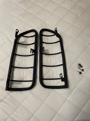 ハイエース　テールランプカバー