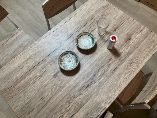 ダイニングテーブル