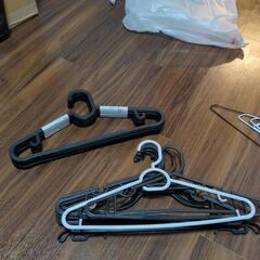 プラスチックハンガー　x18