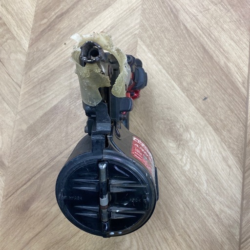 109 【中古品】makita 65㎜ 高圧エア釘打 AN633H