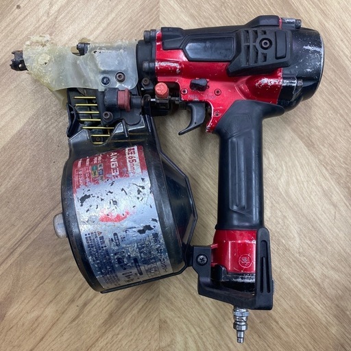 109 【中古品】makita 65㎜ 高圧エア釘打 AN633H