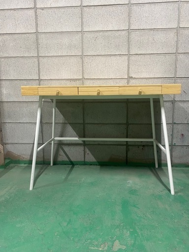 A005?IKEA?「リルオーセンデスク」と 「ミルゲルベット 回転チェア」IKEA 机 チェア セット
