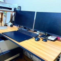 パソコンデスクの画像