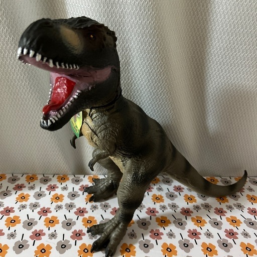 タグ付き　ソフトフィギュア恐竜