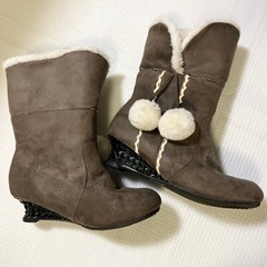 ファー付きブーツ　茶色　22cm  ショートブーツ　女の子
　の画像
