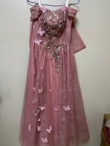 ピンクのプリンセスパーティードレス