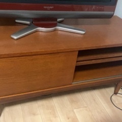 テレビモニターとテレビ台