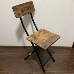 ニトリ　折りたたみチェア