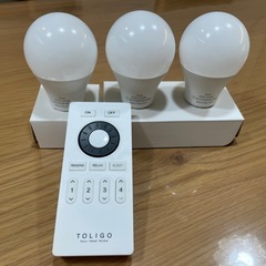 TOLIGO 3個×調光調色スマートLED電球（E26口金）+専用リモコン　スマホでも操作可能