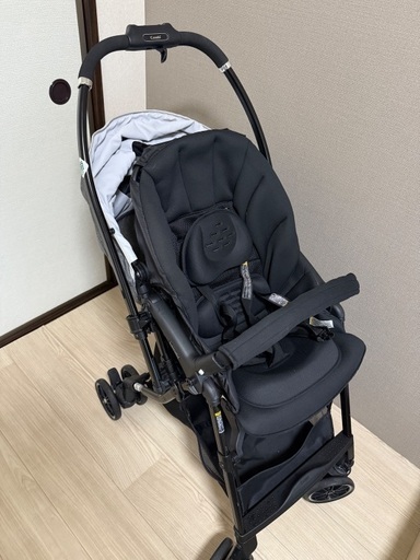 ベビーカー　Combi スゴカルa light エッグショック　グレー