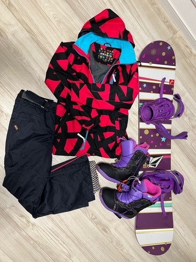 20%OFF‼︎ 
⭐︎美品⭐︎スノボ4点セット　レディース　ウェア　ボード　ビンディング　ブーツ