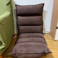 座椅子　ブラウン　お話し中の画像