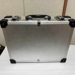 ジュラルミンケース