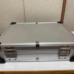 ジュラルミンケースの画像